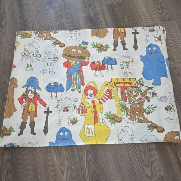 Vintage 1976 McDonald's Twin Size Fitted Sheets And Flat Sheet. - Picture 2 of 6